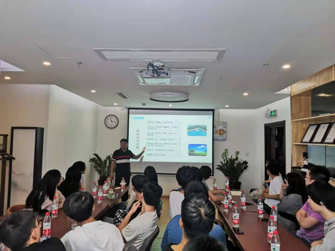 校企合作第一线  ——山东农业大学师生赴龙跃兴集团交流学习